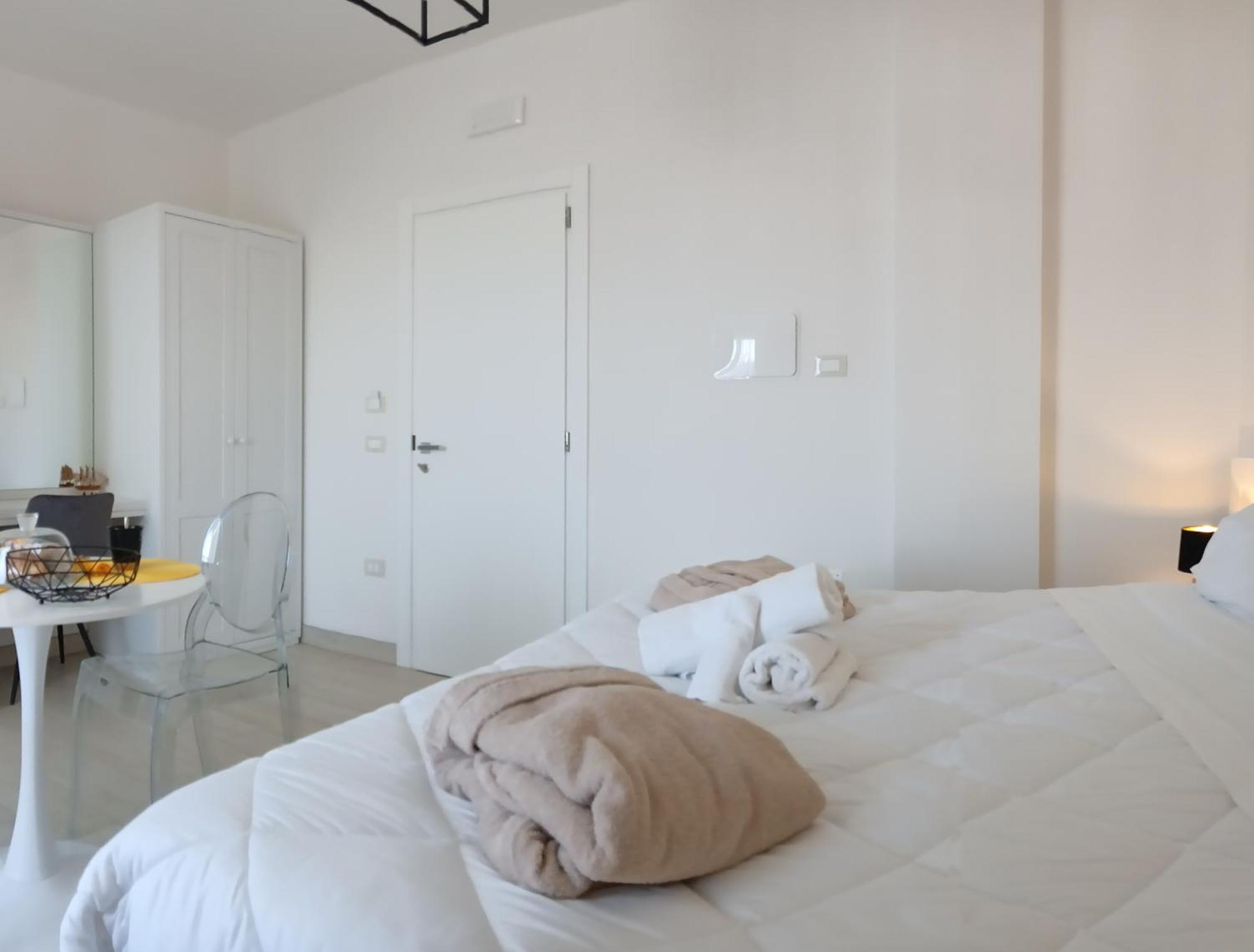 Mya Luxury Rooms And Wellness Melendugno Eksteriør billede